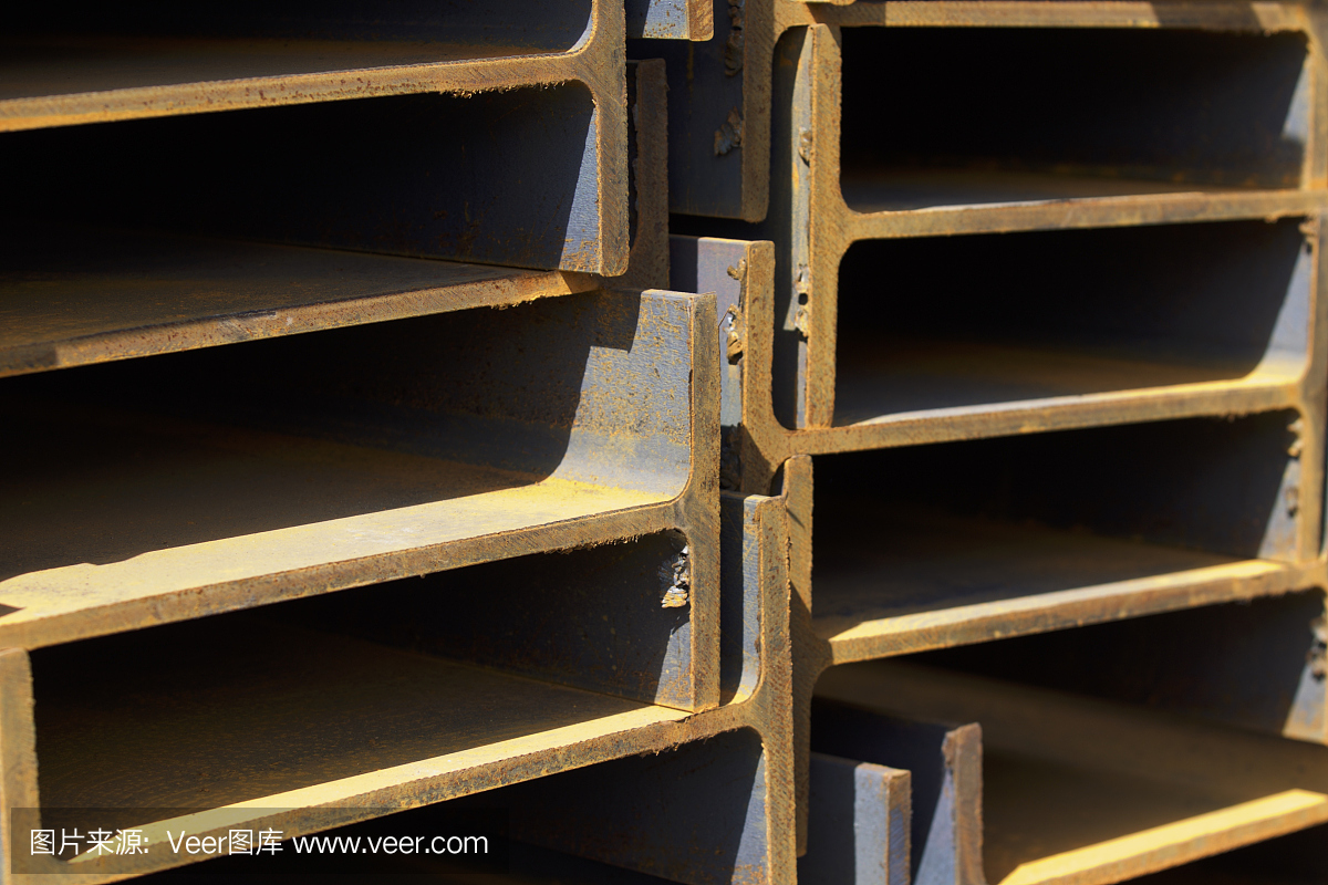 金属产品仓库的包装金属型材梁